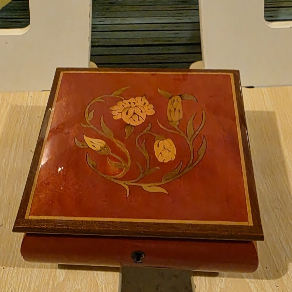 Handcrafted Asian inlay music box